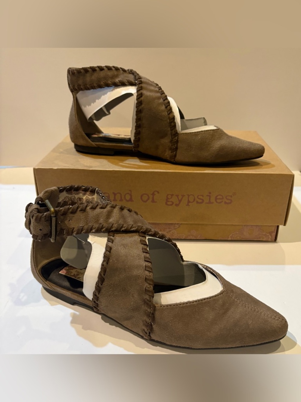 Band of Gypsies Brown Suede Pointed-Toe Flat with Braided Straps size 6.5
